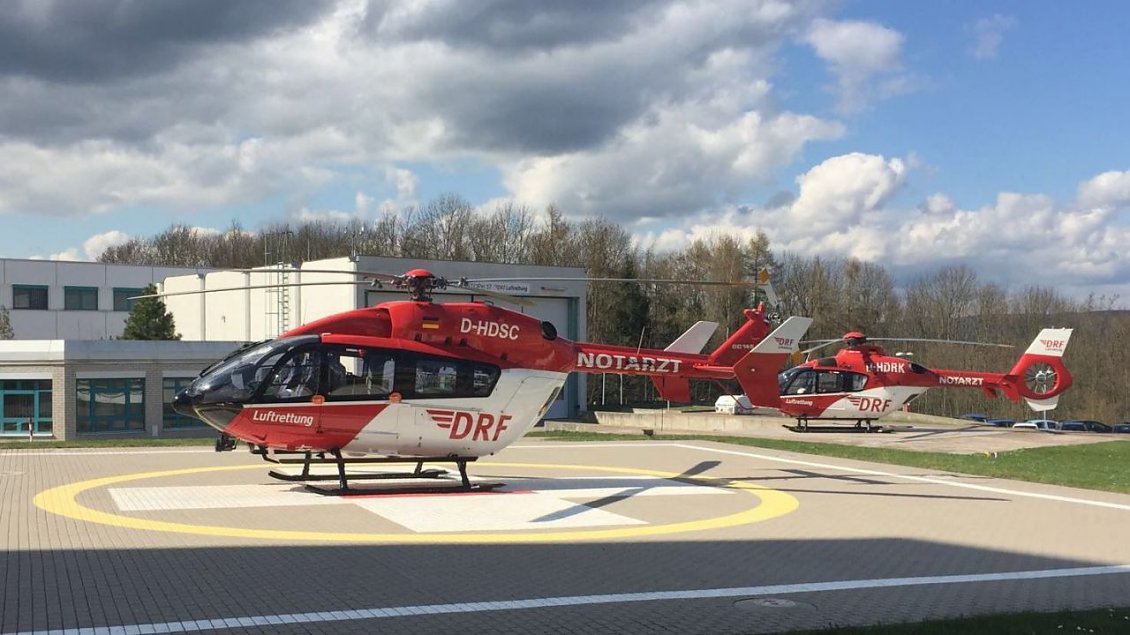 Rettungshubschrauber auf dem Gelaende des Suedharz Klinikums in Nordhausen (Foto: SHK)