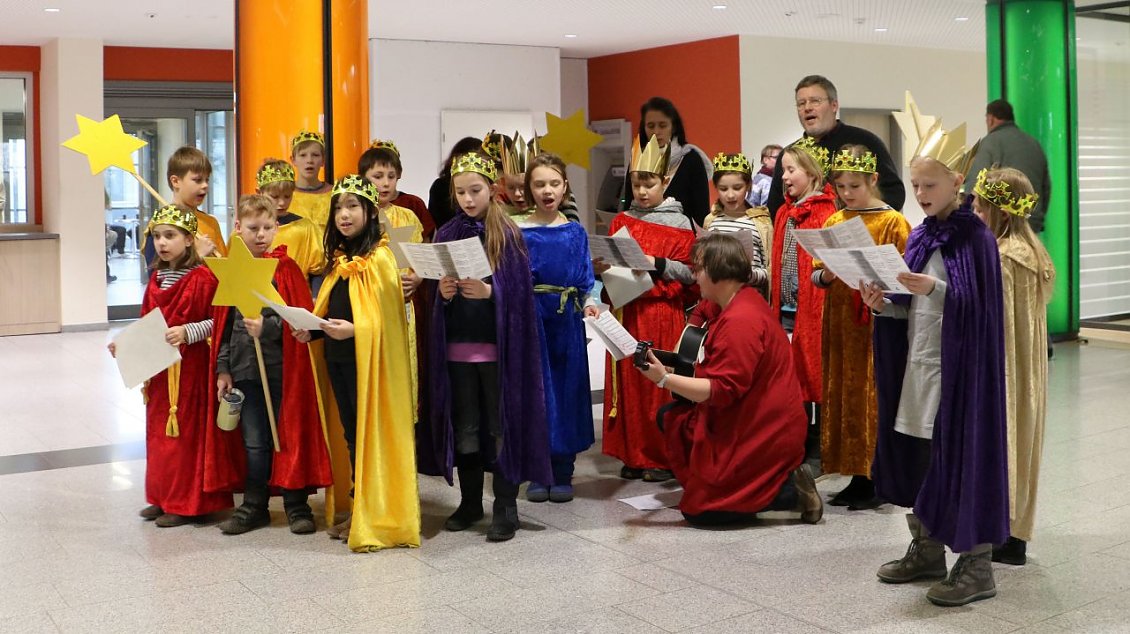 Sternsinger im S&uuml;dharz Klinikum (Foto: Anne Hagedorn / SHK)