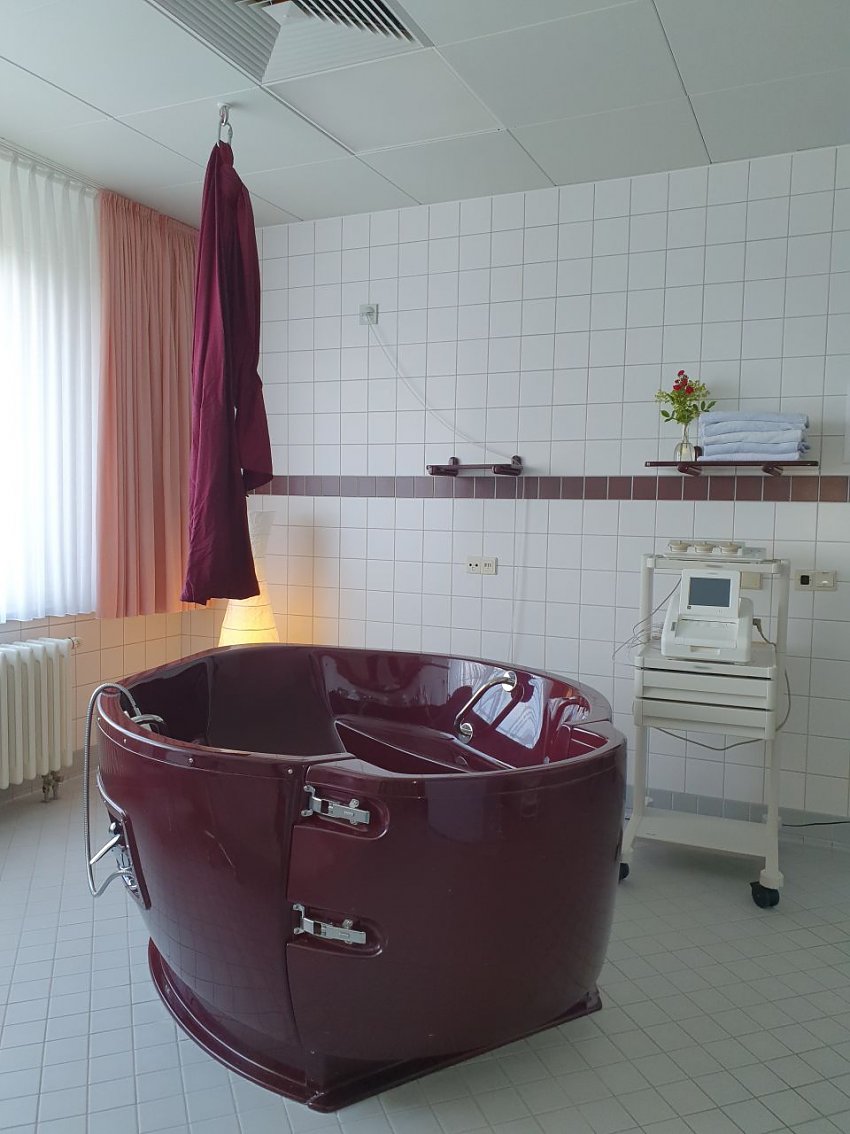 Geb&auml;rwanne (Foto: SHK)