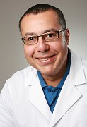 Ahmed Elsharkawi - Oberarzt der Klinik für Allgemein- und Viszeralchirurgie (SHK/privat - Elsharkawi Ahmed)