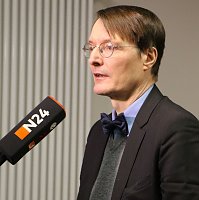 Prof. K. Lauterbach im S&uuml;dharz Klinikum Nordhausen (Anne Hagedorn / SHK)