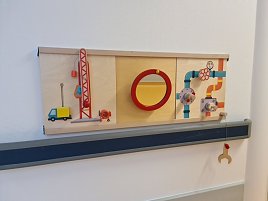 Ein Spielgerät im Flur der Kinderklinik (Foto: SHK)