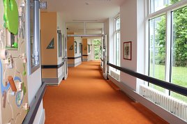 Der Flur der frisch renovierten Kinderklinik (Foto: SHK)