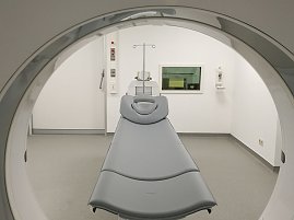 Breiter »Tunnel« am PET-CT (Foto: SHK) Breiter »Tunnel« am PET-CT (Foto: SHK)