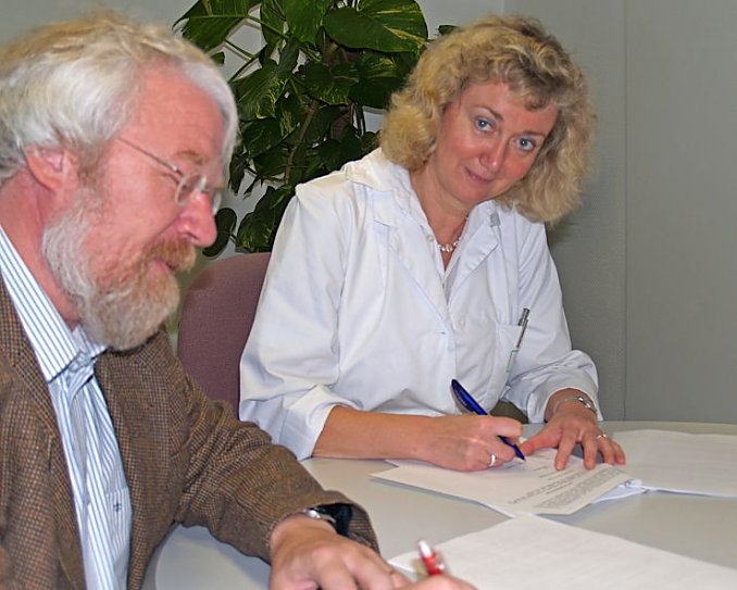 Vertragsunterzeichnung: Knabner, Pille (Foto: shk)