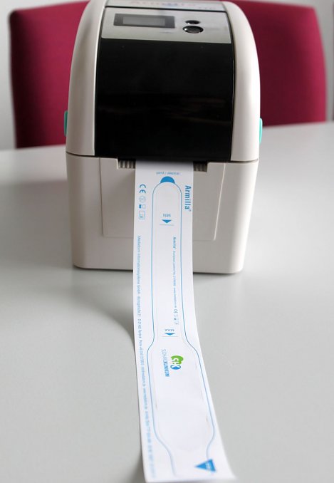 Patientenarmband (Foto: Anne Hagedorn / SHK)
