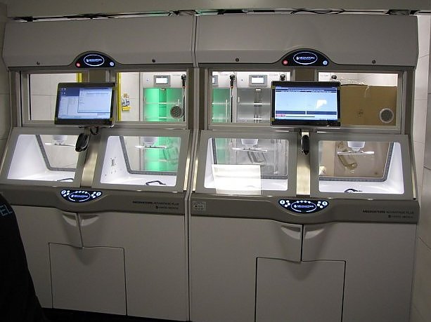 Hohe Standards bei der Desinfektion von Endoskopen - Neue Reinigungs- und Desinfektionsautomaten in der Endoskopie des Südharz Klinikums (Foto: SHK)