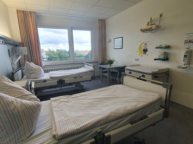 Blick in ein Patientenzimmer auf unserer Wochenstation  (Foto: SHK)
