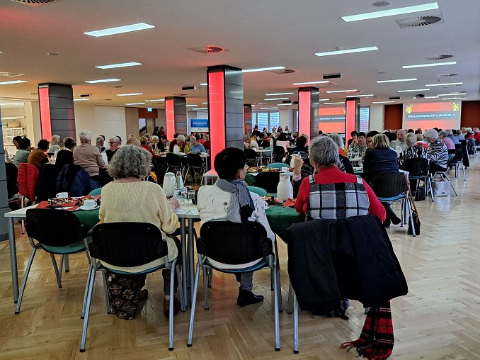 Senioren-Weihnachtsfeier in der Kantine (Foto: SHK)