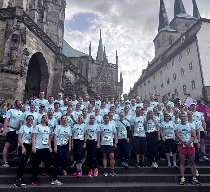 Unsere Läufer auf der Domtreppe (Foto: SHK)