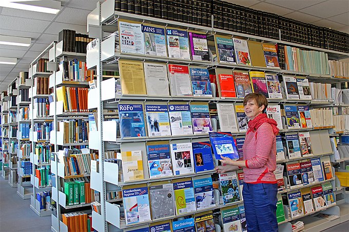 View into the medical library (Foto: SHK)
